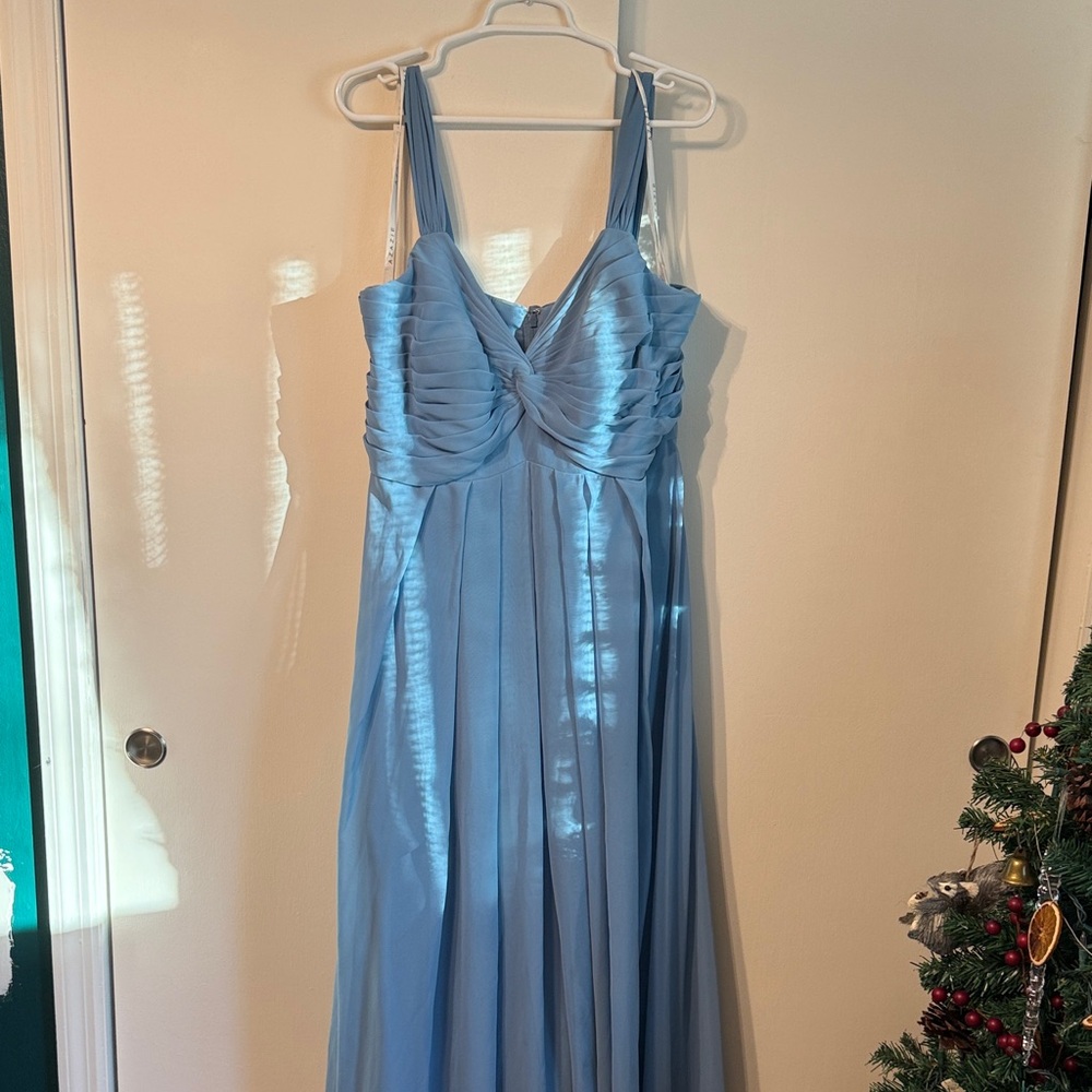 AZAZIE Azazie Kaitlynn
Steel Blue Empire Ruched Chiffon Convertible Dress